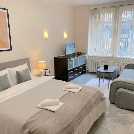 Centre 1br For 4 Guests & Fast Wifi Apartment *